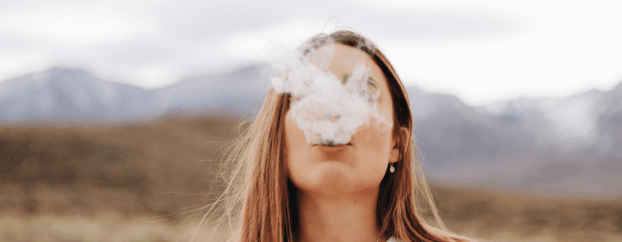 Pasivní kouření ohrožuje víc, než si myslíte. Vystaveno mu je až 40 % dětí